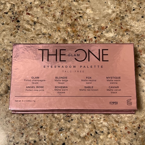 Lawless mini The Glam One eyeshadow palette - Picture 3 of 4